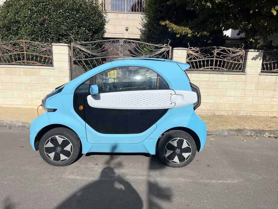 Yoyo xev se conduce de la 16 ani