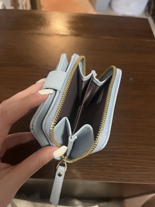 Портмоне в бебешко син цвят