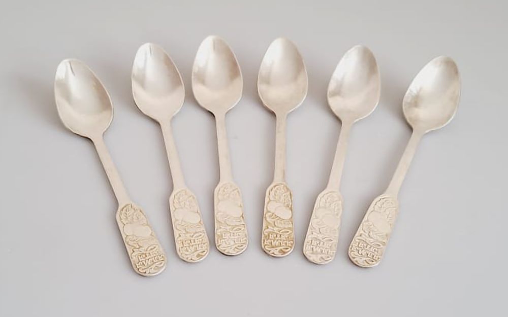 Столовые приборы