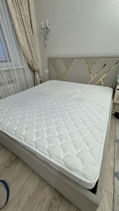 Продам  кровать с матрасом