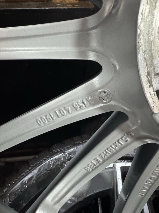 Vând jantă originală Mercedes A1564011900 pentru GLA +Anvelopa Ca NOU.