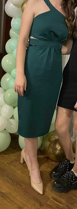 Елегантна вталена дамска рокля