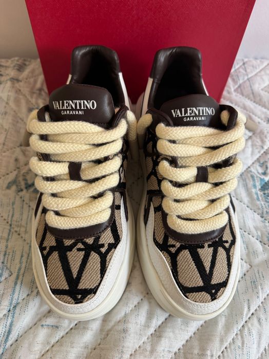 Обувки Valentino