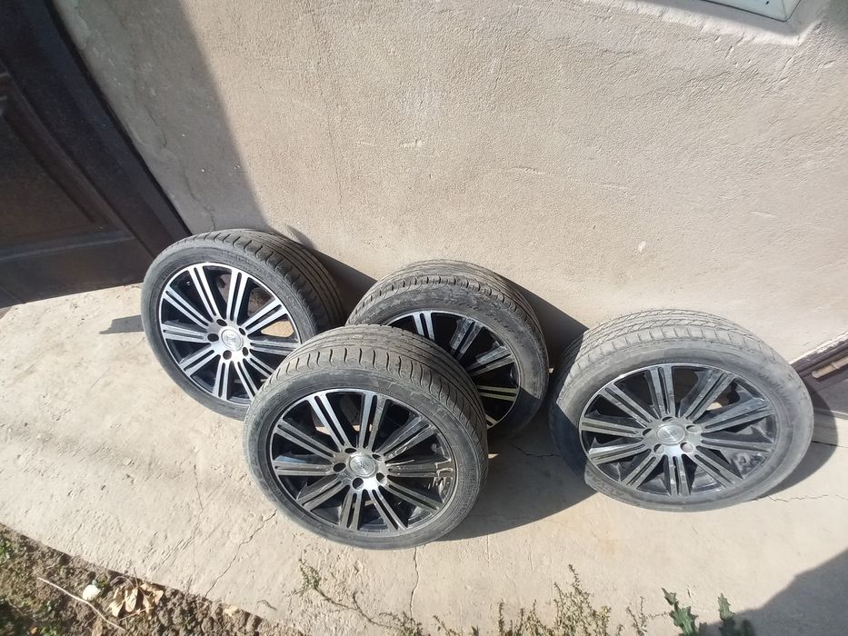 Диски и шины  в хорошем состояние