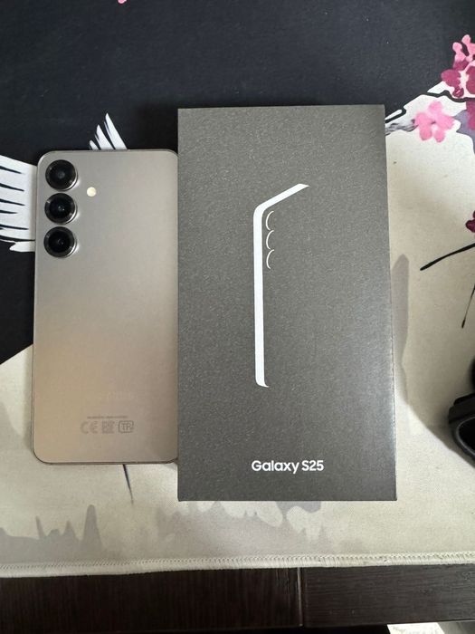 Samsung S25 256GB/12