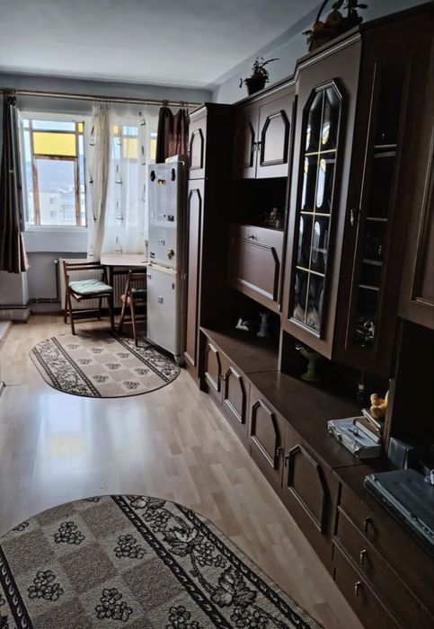 Vand apartamnetu cu 1 camera (gardoniera) contact; +40 748 144 333