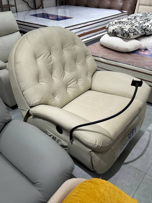 Кресло качалка реклайнер с держателем  телефона ,