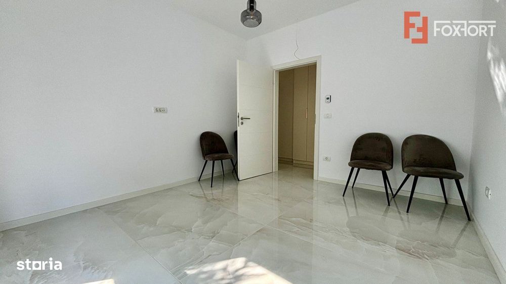 Duplex de vanzare cu 3 camere si 2 bai, zona Giarmata Vii