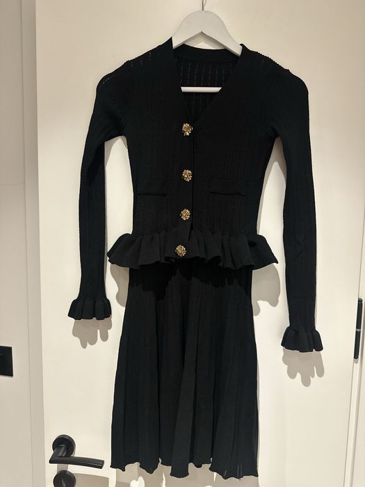 Черна рокля, размер М, нова, но без етикет