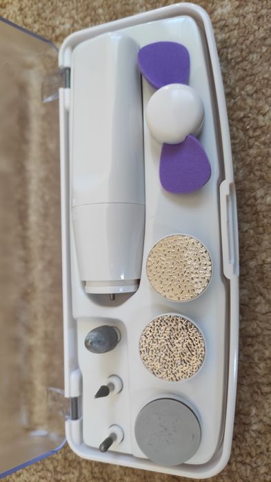 Маша и ел. пила за нокти