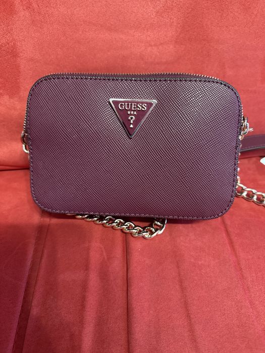 Guess- дамска чанта