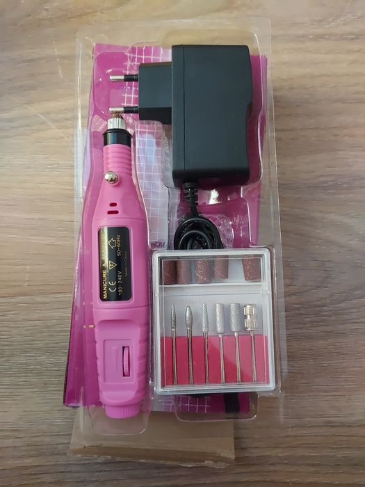 Лампа и пила за маникюр