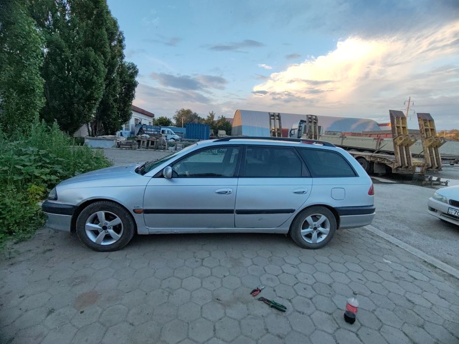 Продам тойота авенсис