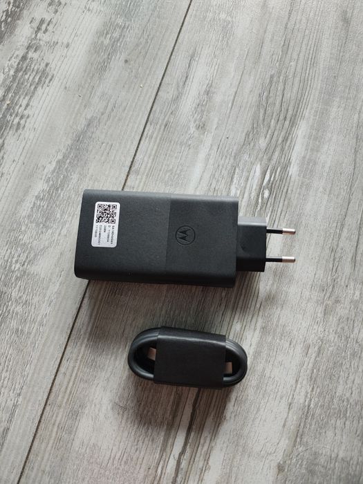 Зарядно 125w направо си е ново
