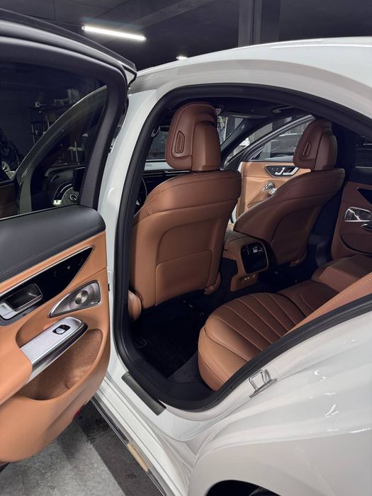Mersedes bens E350e. 4 matik