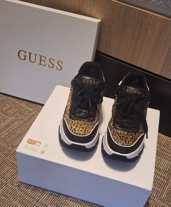 Adidasi guess animal print
