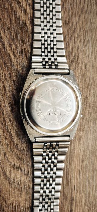 продавам винтидж електронен часовник Casio 407 M-521 melody watch