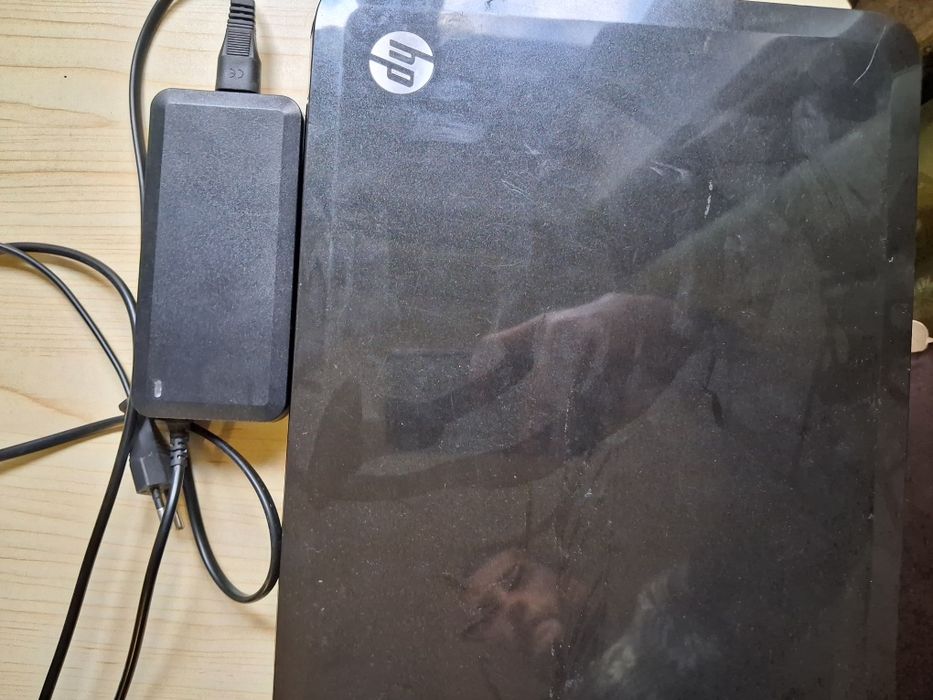 Ноутбук с зарядкой HP