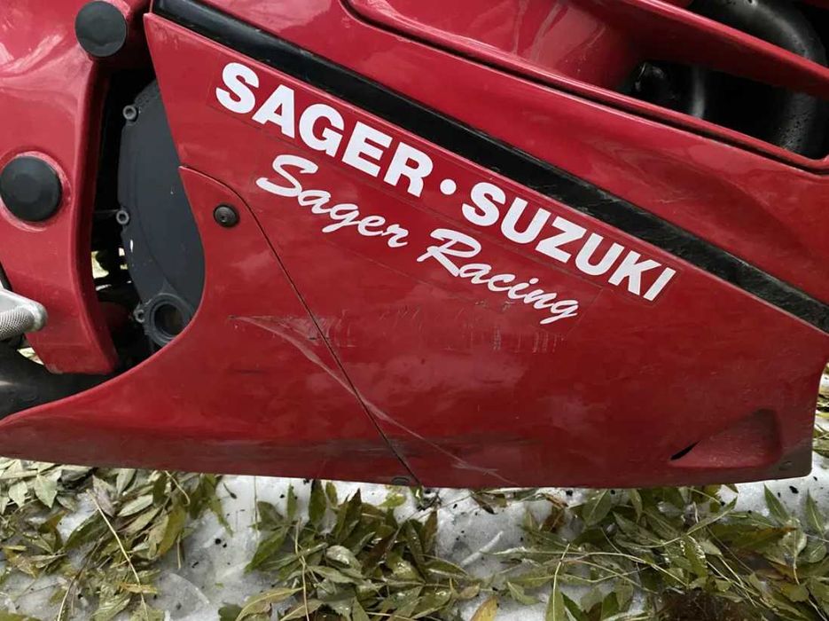 Мотоциклет Suzuki rf600r