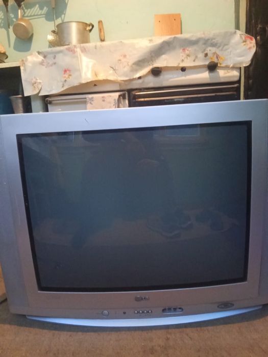 Продам телевизор
