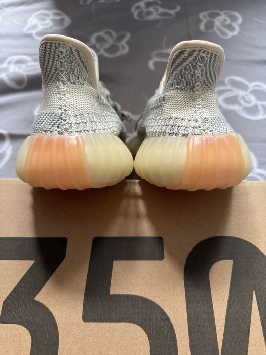 Adidasi Yeezy 350
