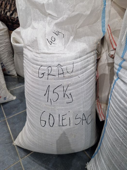 Vand grau și floarea soarelui la sac