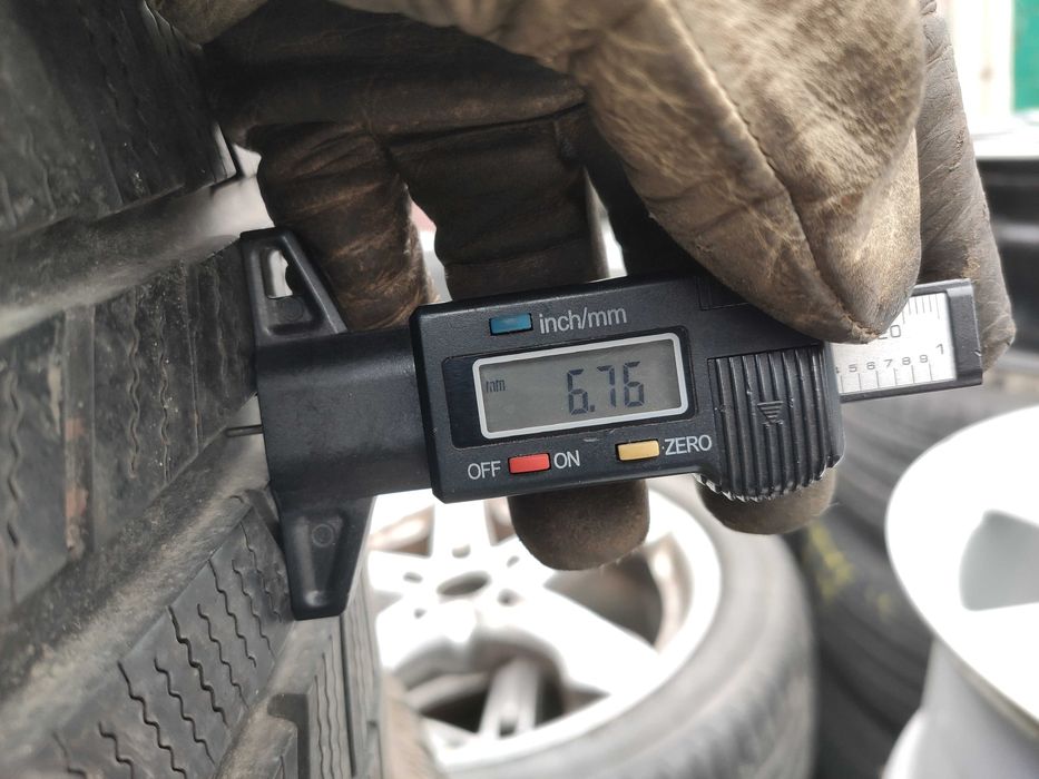 2бр Зимни гуми 215 40 18 - Toyo