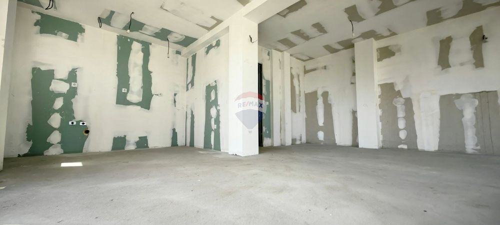 Фамилна двуетажна къща за продажба, с.Кичево, обл.Варна, ЙГ