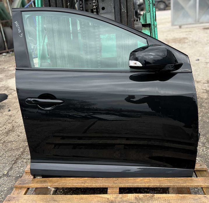 Предна врата за Renault Megane III / Рено Меган 3 2009г