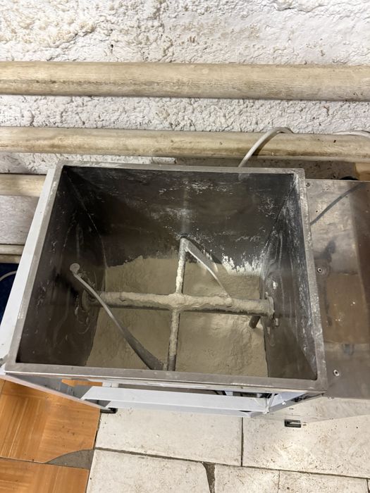 Продам тестомес.