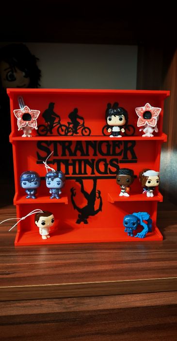 Поставка за Kinder Joy фигурки от колекцията Stranger Things