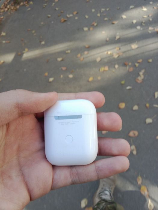 Продам airpods 2