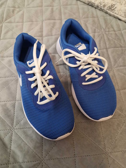 Маратонки найк , 36 номер