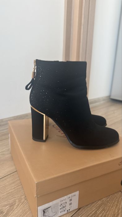 Дамски боти и ботуши по 10€
