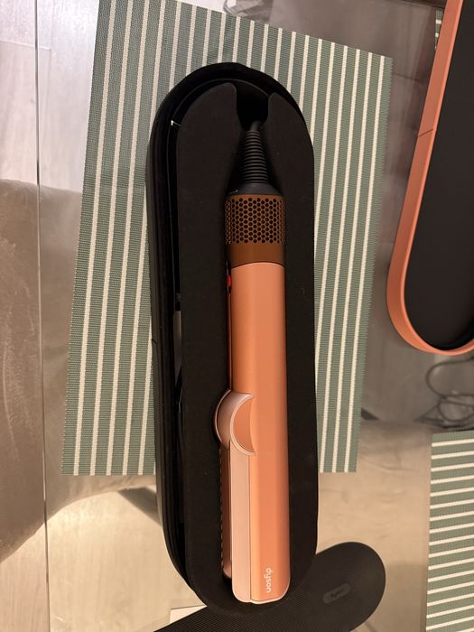 Dyson Airstrait HT01