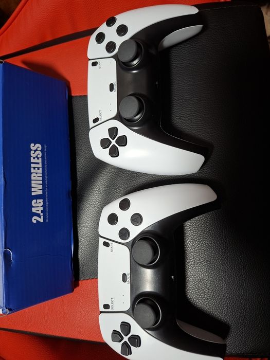 Продам игровую консоль с играми 90х