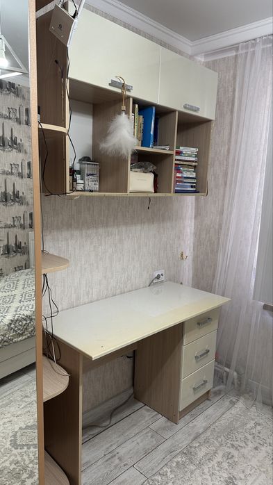 Продается уголок со шкафом и письменным столом
