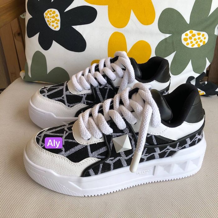 Adidași Valentino