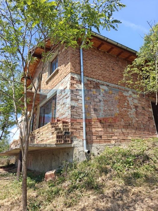 Къща в село Лобош