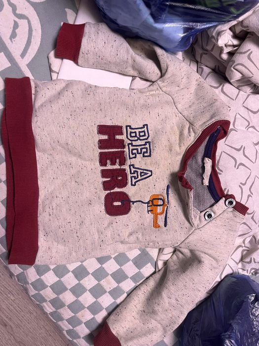 Продам детский комбинезон и вещи