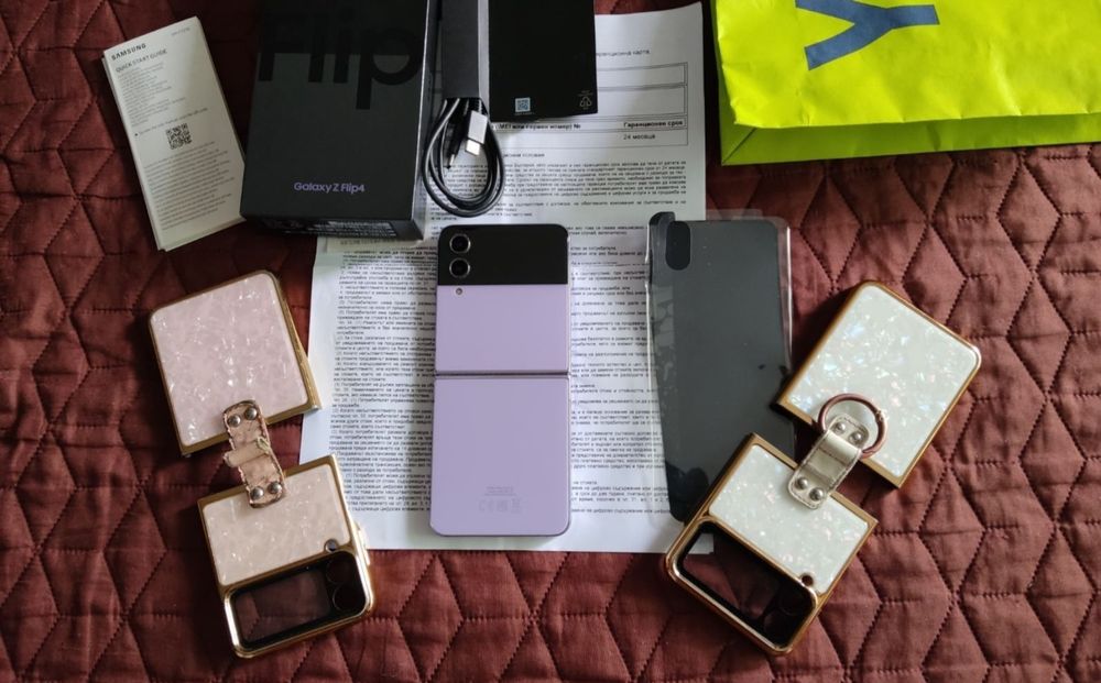 Samsung flip 4 256GB. Отлично състояние!