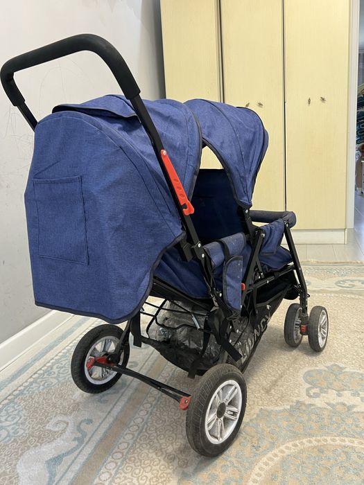 Продается Двухместный коляска