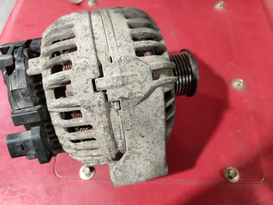 Генератор на Мерседес Е-320