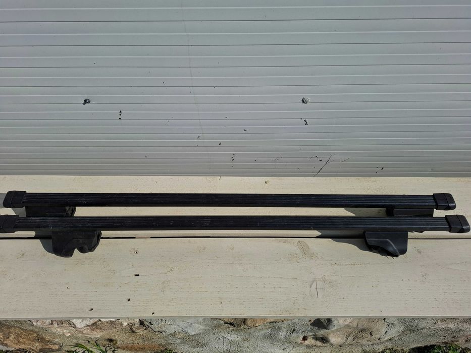 Thule Roofbar (универсален багажник за монтаж на рейлинг)