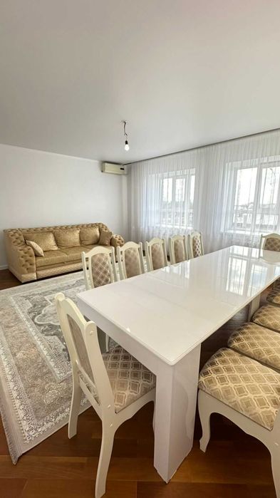 Продам 3х ком кв  в 10 мкр