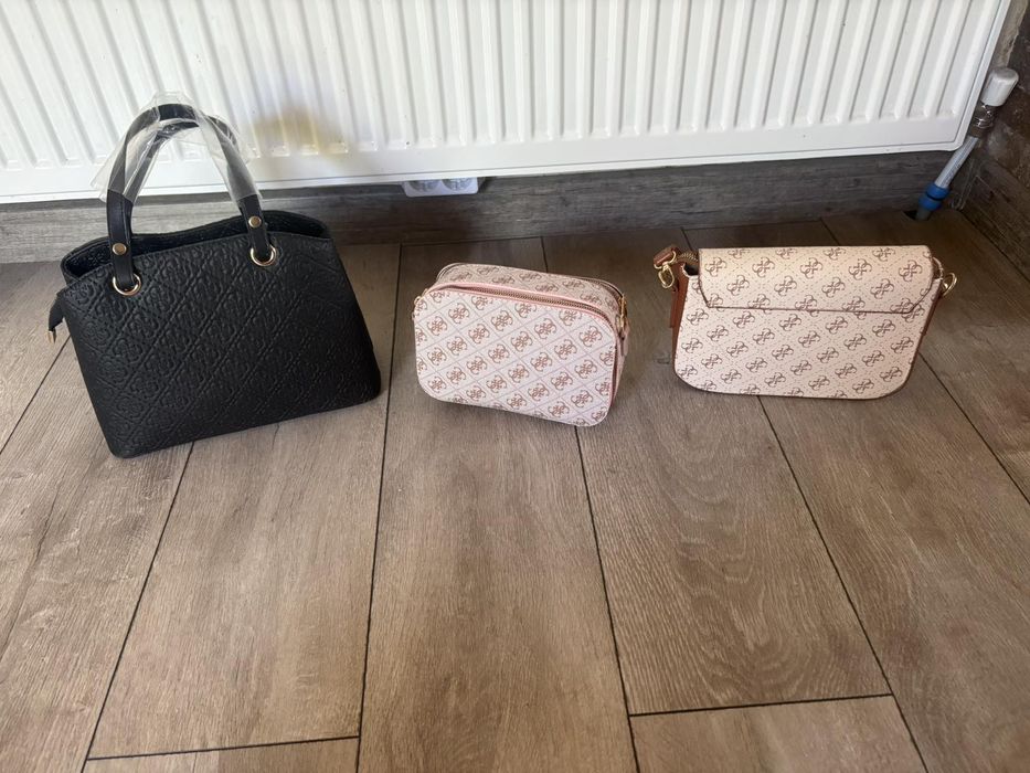 Дамски чанти Guess