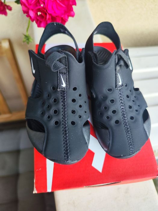 Детски сандали Nike и маратонки Puma.