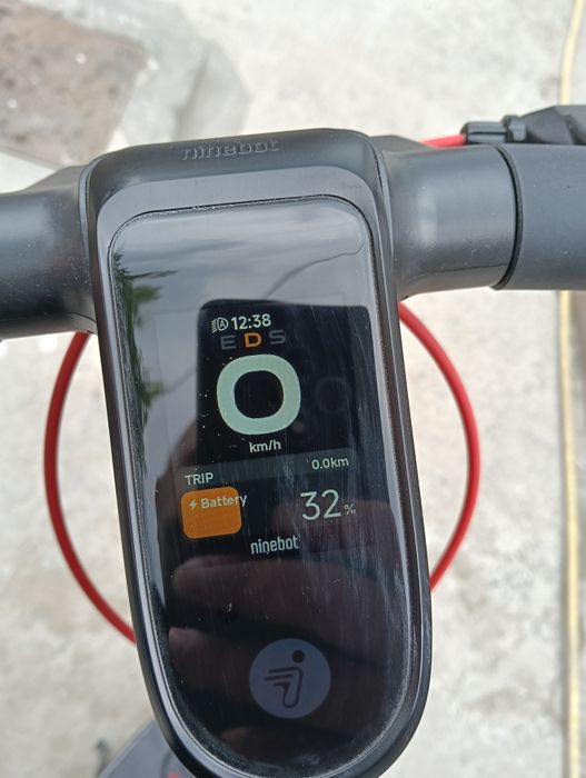 Vând trotineta electrica segaway ninebot max g3  2000 watti