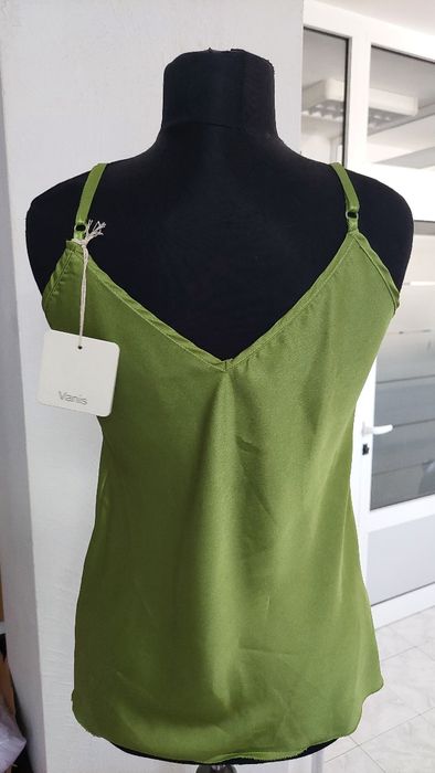 Елегантен  сатенен потник!