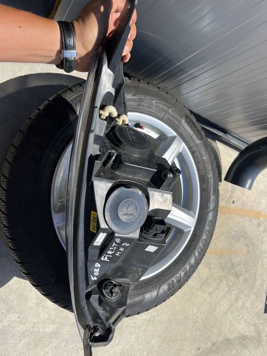 Ляв и десен фар Ford Fiesta 2018-